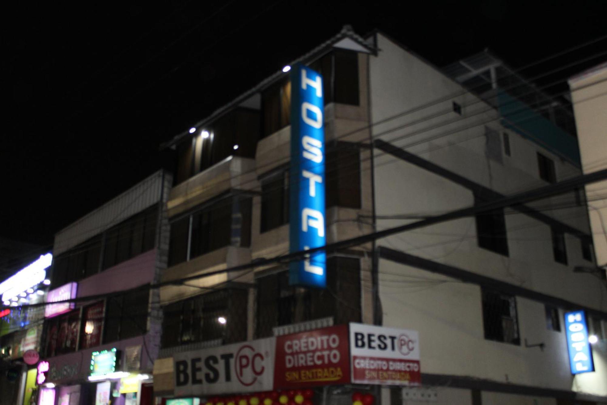 Julius Hostal, Desde Las 14 Horas Hasta 12 Del Mediodia Quito Eksteriør billede