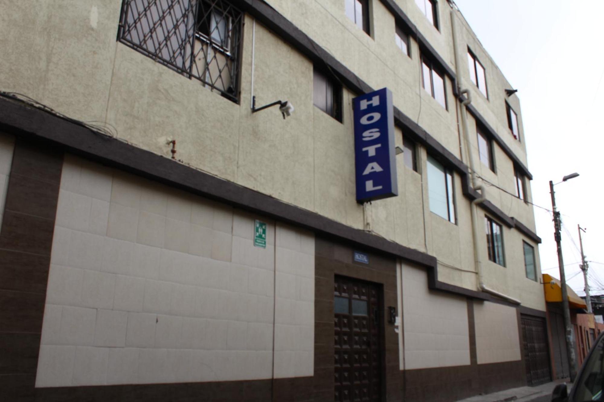 Julius Hostal, Desde Las 14 Horas Hasta 12 Del Mediodia Quito Eksteriør billede